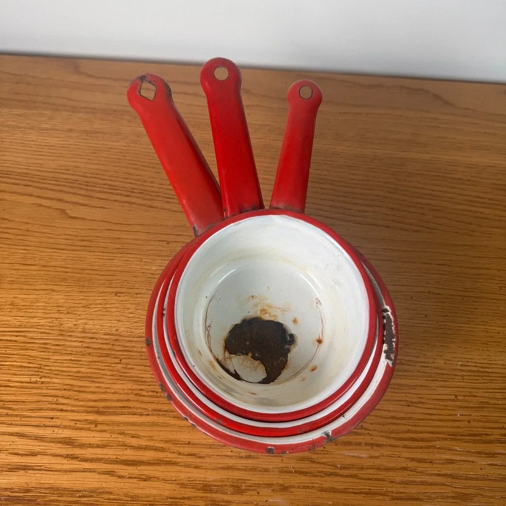 Vintage Enamelware Nesting Saucepan Set White with Red Trim 3‎ pc Rustic Decor